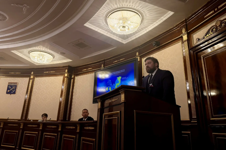 Муниципалитеты должны ускорить контрактацию по программе расселения аварийного жилья.
