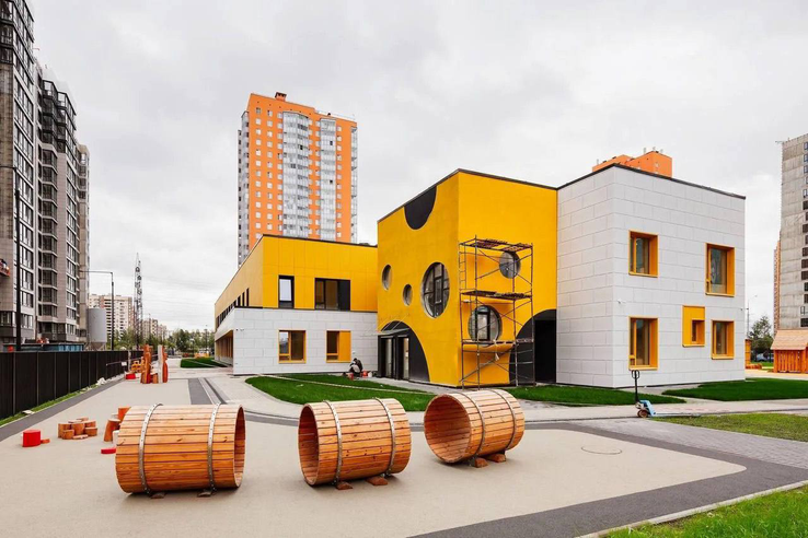 Темпы строительства соцобъектов в Ленобласти — в фокусе внимания