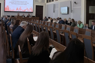 О состоянии рынка труда в строительстве Ленинградской области рассказал заместитель председателя комитета по строительству Ленобласти Евгений Енокаев на Стратегической сессии «Рынок труда в строительстве: вызовы и перспективы».