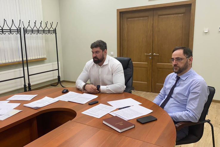 Расселение аварийного жилья обсудили в комстрое